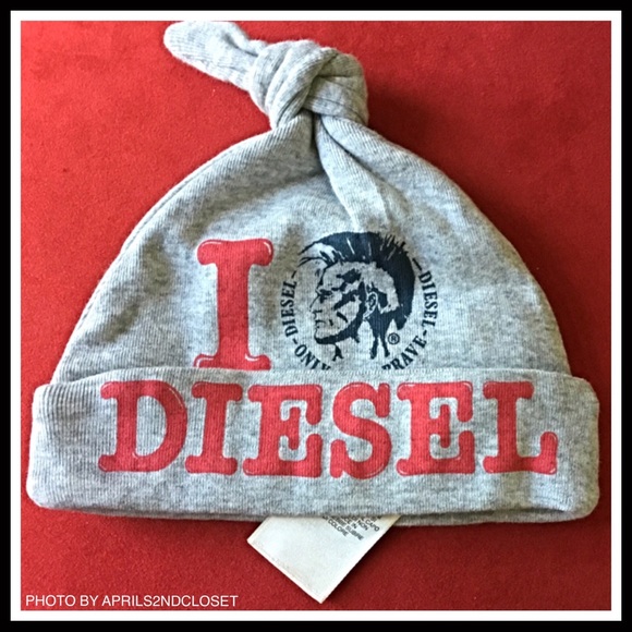 DIESEL GIFT SET BABY BODYSUIT BIB BEANIE HAT - Picture 5 of 8